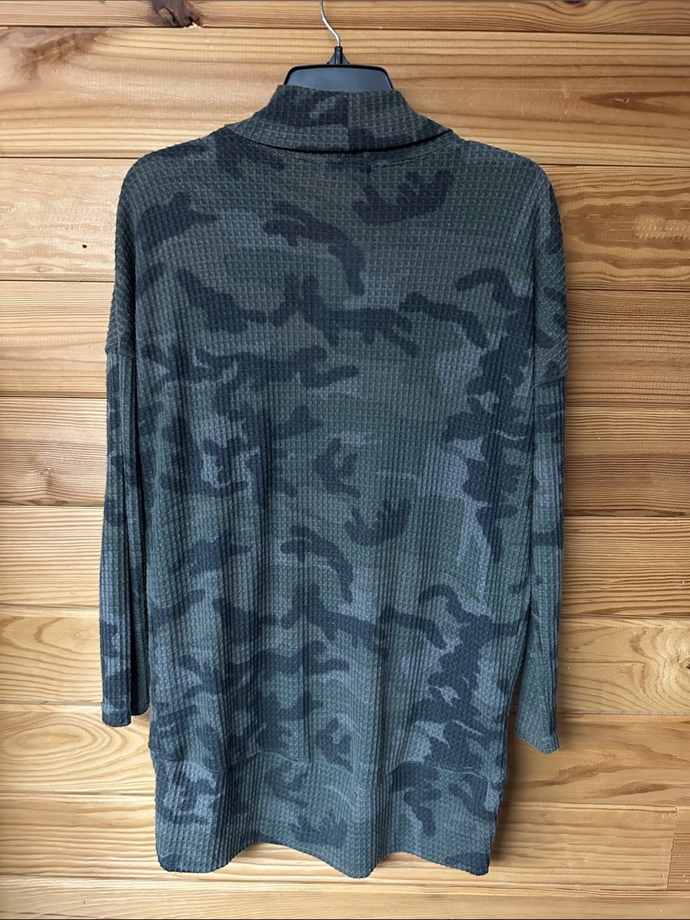 Socialite Women's Camo Open-Front Lightweight Cardigan - Olive Green Size S - Picture 3 of 3